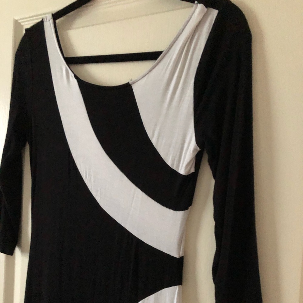 Alloy Apparel Bk/Wt Maxi Dress (M)